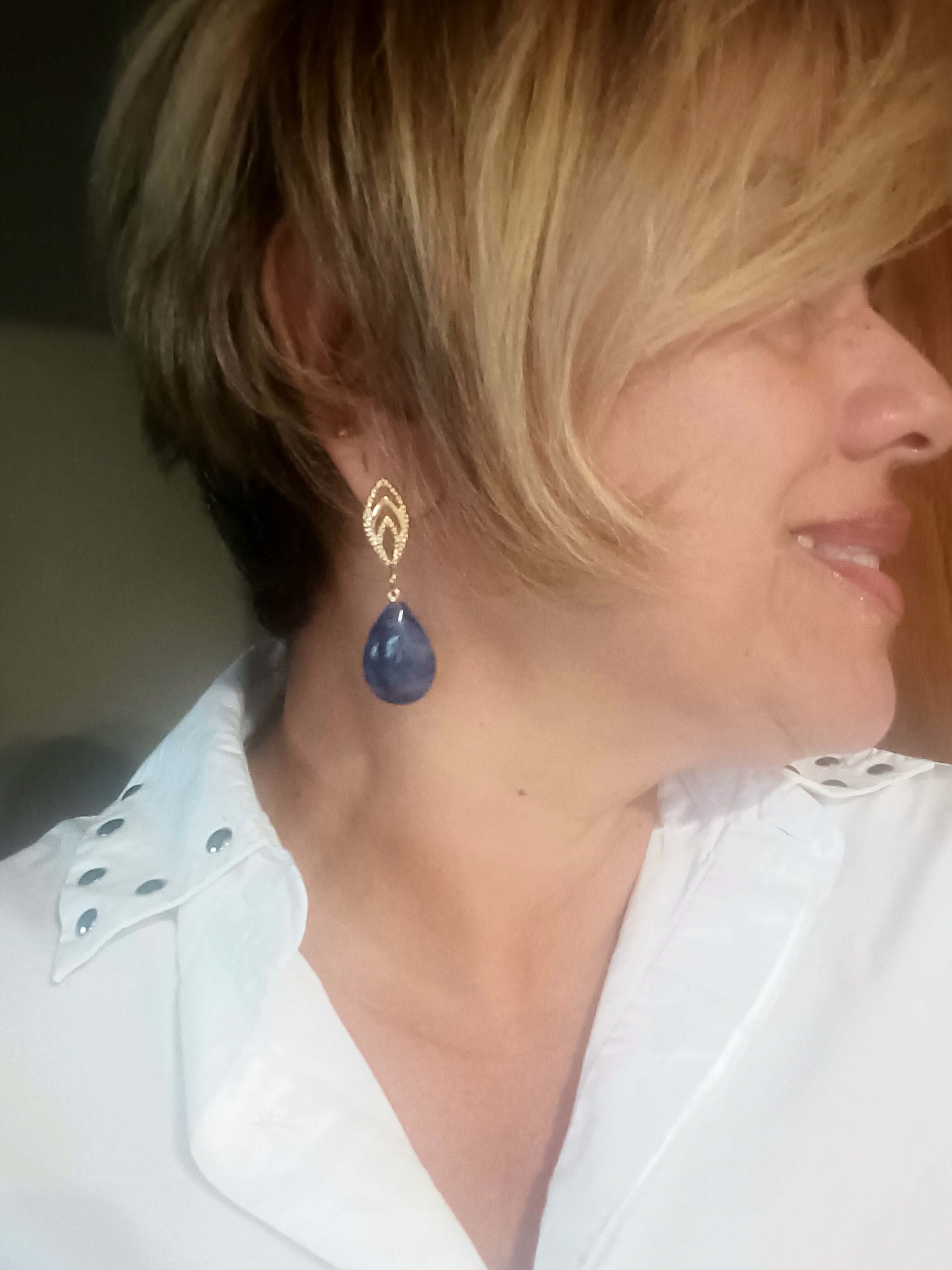 Brincos gota sodalita