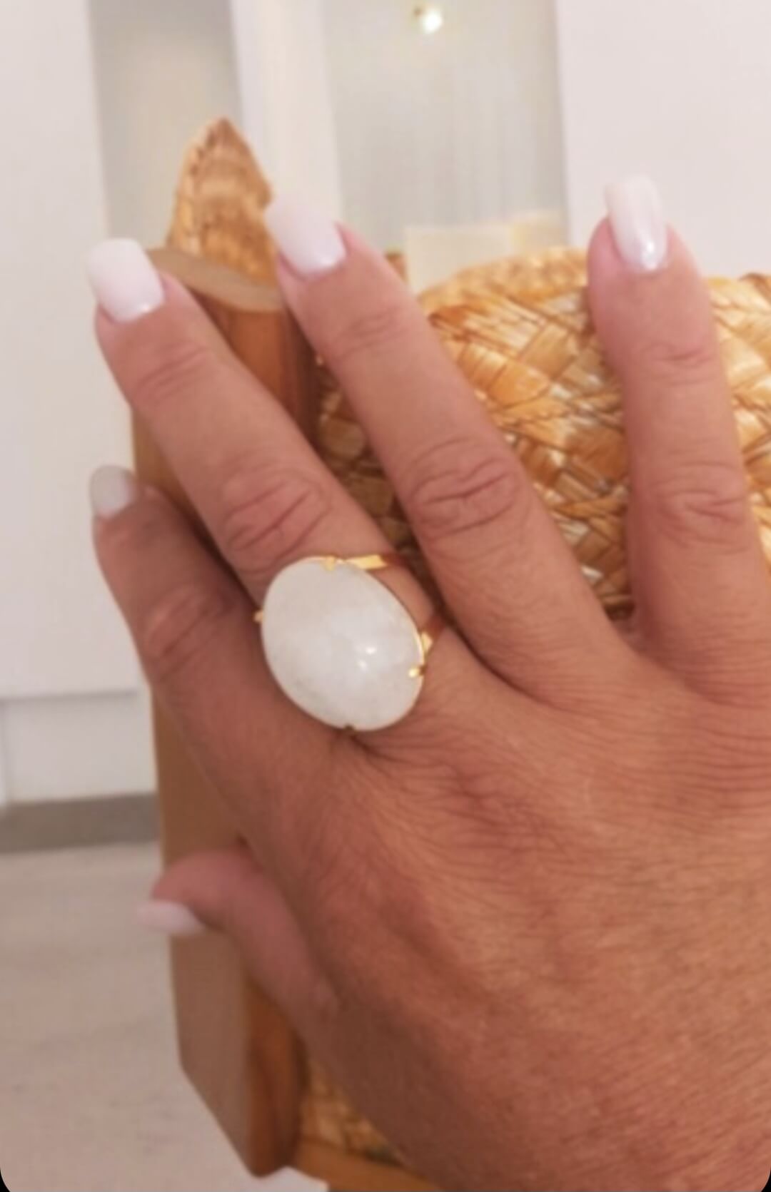 Anillo de cuarzo blanco